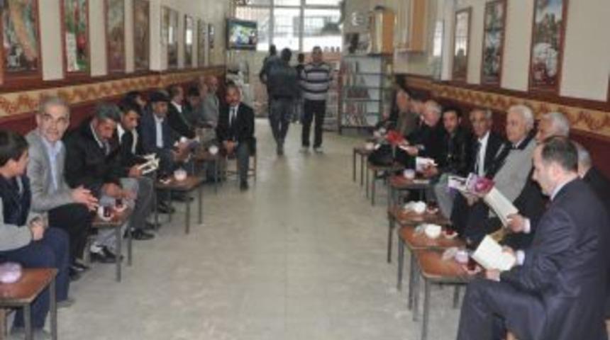 Siirt&rsquo;te kıraathaneler, bilgi yuvasına d&ouml;n&uuml;şt&uuml;