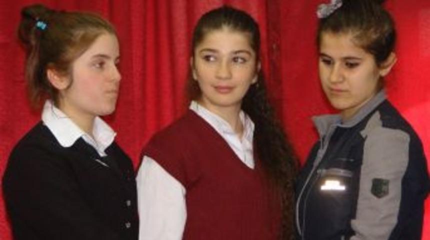 İşten &Ccedil;ıkartılan İş&ccedil;ilere &Ccedil;adır G&ouml;zaltısı