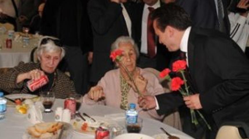 Başkan Yazıcı'dan yaşlılara s&uuml;rpriz