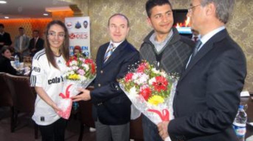 Siirt polisinden &ouml;ğrencilere moral yemeği