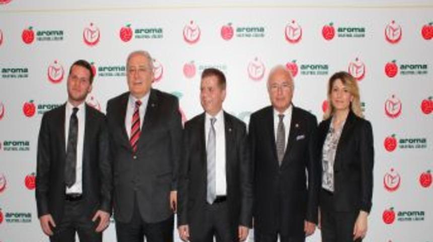 Voleybolun sponsoru aroma T&uuml;rk voleybol ailesiyle bir araya geldi