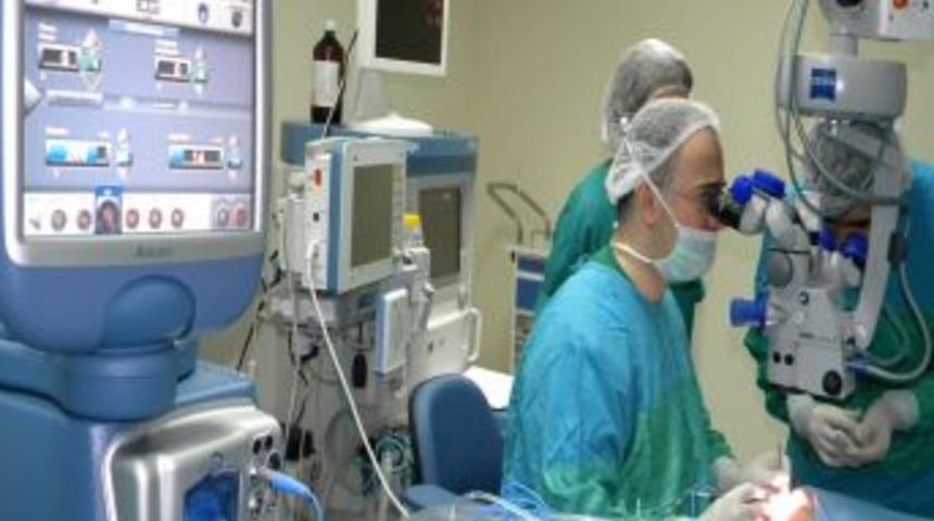 BA&Uuml; Hastanesi&rsquo;nde g&ouml;z ameliyatları yapılmaya başladı