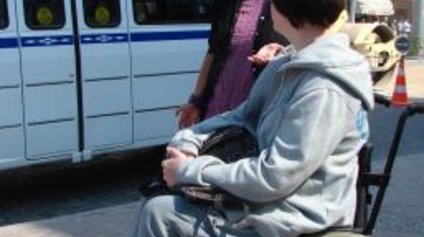 Manavgat'ta engelliler halk otob&uuml;s&uuml;ne &uuml;cretsiz binecek