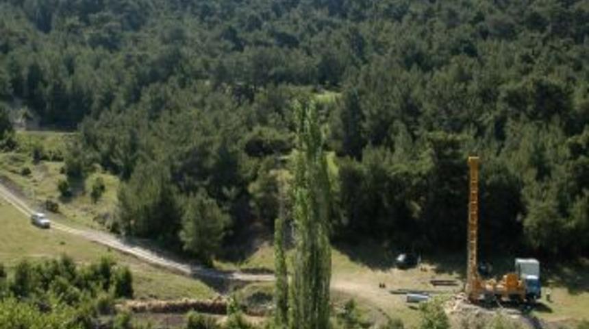 İzmir'de su sıkıntısı yaşayan beş k&ouml;ye sondaj