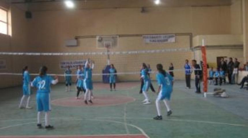 Kağızman emniyetinden voleybol turnuvası