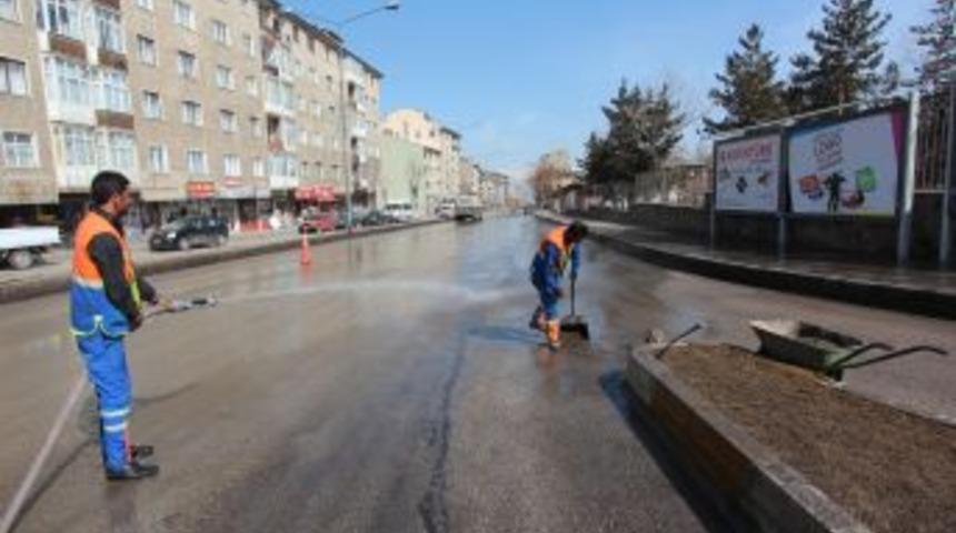 Erzurum'da belediye bahar temizliği başlattı