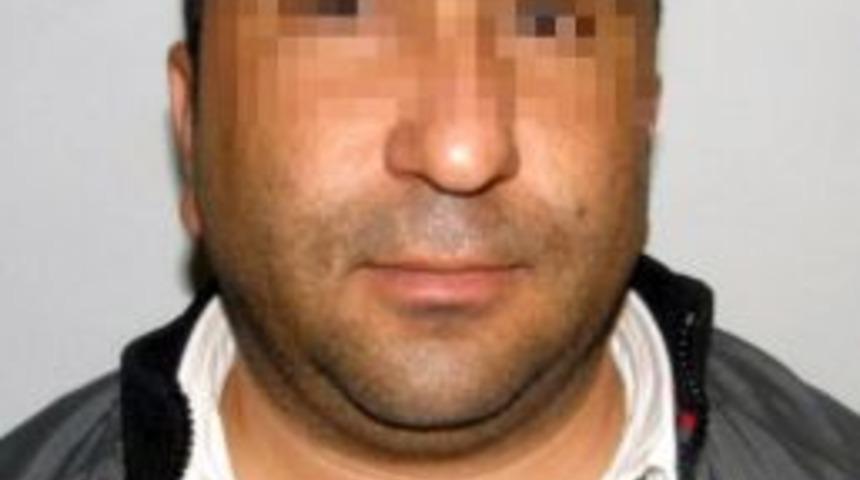 Başkasının kimliğiyle kredi &ccedil;ekti, ikinci işinde yakayı ele verdi