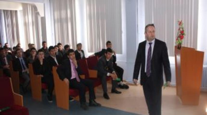 Sivas&rsquo;ta 60 bin &ouml;ğrenciye geri d&ouml;n&uuml;ş&uuml;m anlatıldı