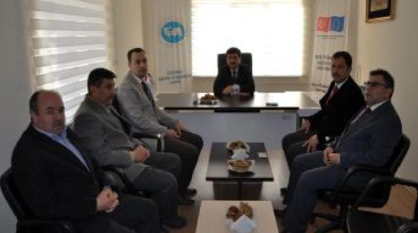 Vali &Ouml;z, YESİAD'ı ziyaret etti
