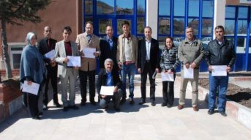 Aydıncık'ta emlak danışmanları belgelerini aldı