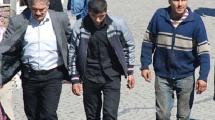 Liseli kıza tecavüz