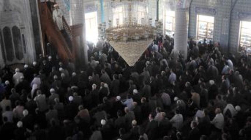 G&ouml;rmez: İslam coğrafyasının en b&uuml;y&uuml;k tehlikesi kimlik mensubiyetidir