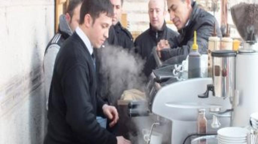 Servis elemanları uygulamalı eğitim aldı