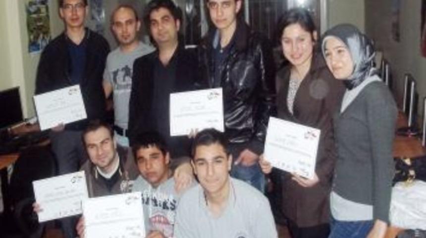 Gen&ccedil;lik meclisinin teknoloji ve girişimcilik eğitimi tamamlandı