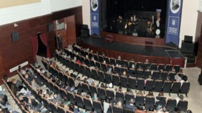 Aşık Veysel, t&uuml;rk&uuml;lerle anıldı