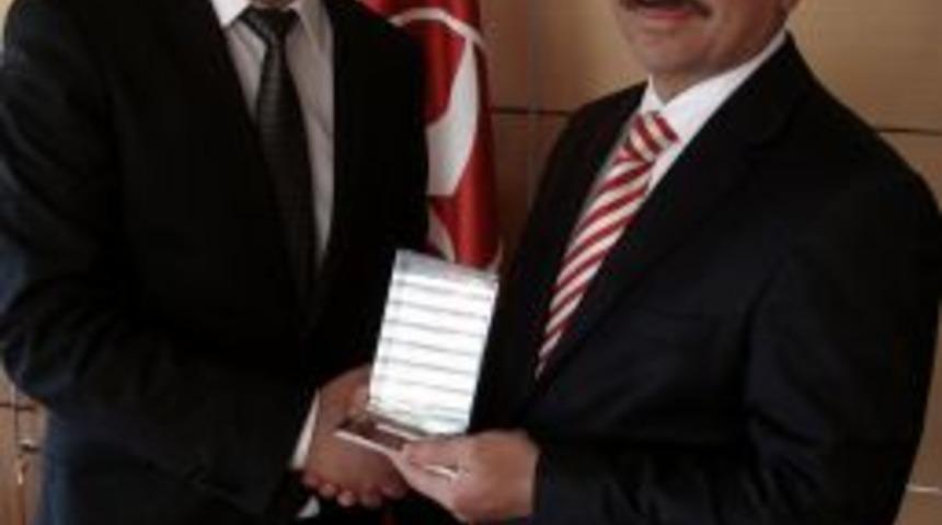 'Sınırlar eğitimle birleşiyor' projesine THY'den destek