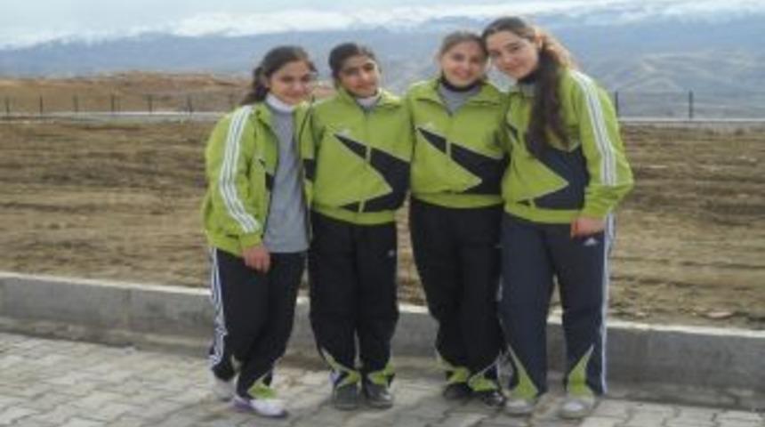 İstikbal Koleji, sporda başarıya doymuyor