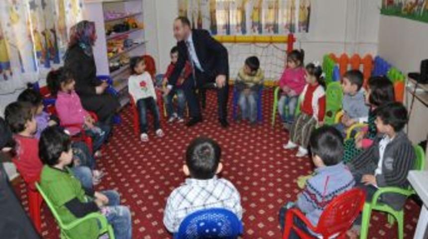 G&ouml;kkuşağı, 'minik eller'i geleceğe hazırlıyor