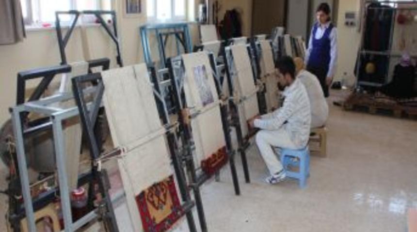 Karamanoğlu Mehmetbey &Uuml;niversitesi, MYO'yu ikiye b&ouml;ld&uuml;