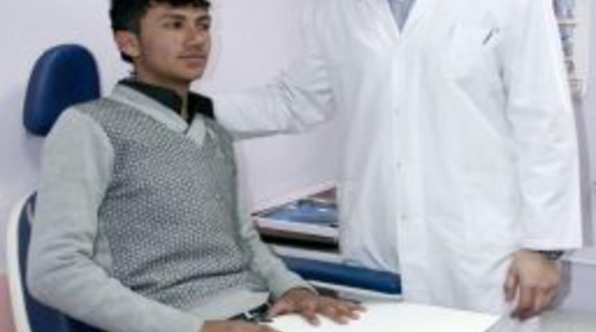 Iğdır'da 4 hastanın burnuna kaburga kemikleriyle estetik yapıldı