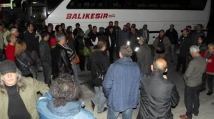 "4+4+4" Mitingi İ&ccedil;in Ankara'ya Gitmek İsteyen &Ouml;ğretmenler Yol Kesti