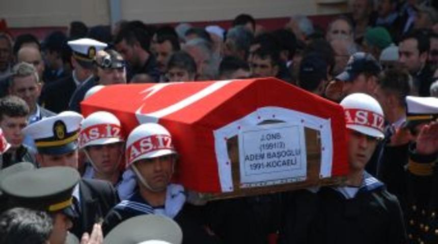 Şehit Adem Başoğlu G&ouml;zyaşlarıyla Uğurlandı
