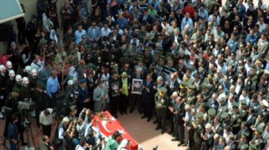 Antalya Şehidini Uğurladı