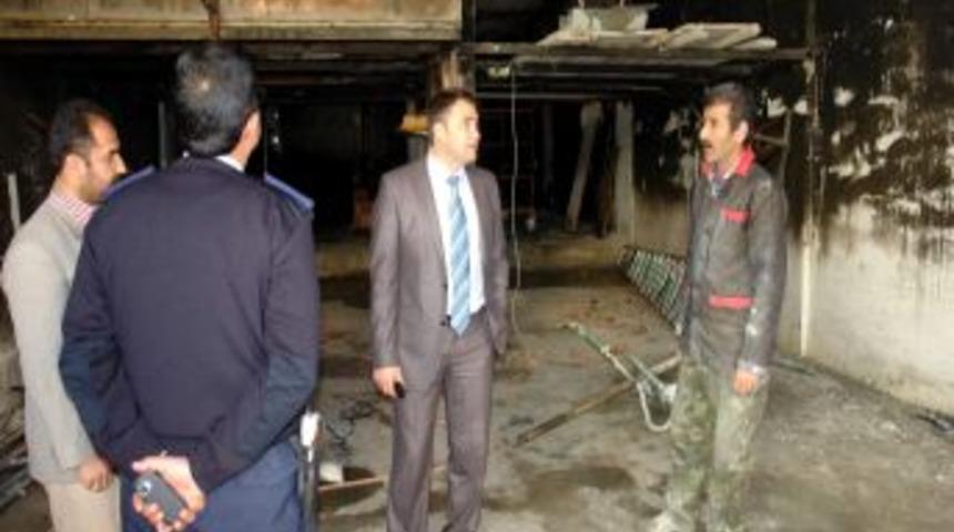 Kaymakam Esen, Yanan Atölyede İncelemelerde Bulundu