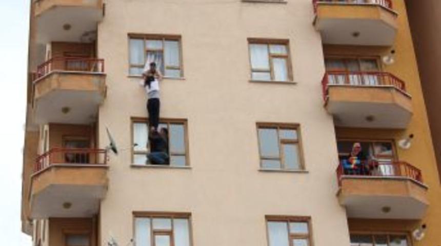 &Ouml;l&uuml;mden Son Anda Kurtuldu