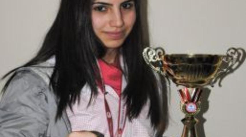 Nagihan &Ccedil;epur Kickboks D&uuml;nya şampiyonasında T&uuml;rkiye&rsquo;yi temsil edecek