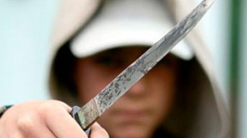 Sevgilisini yaraladığı bı&ccedil;ağı kalbine sapladı