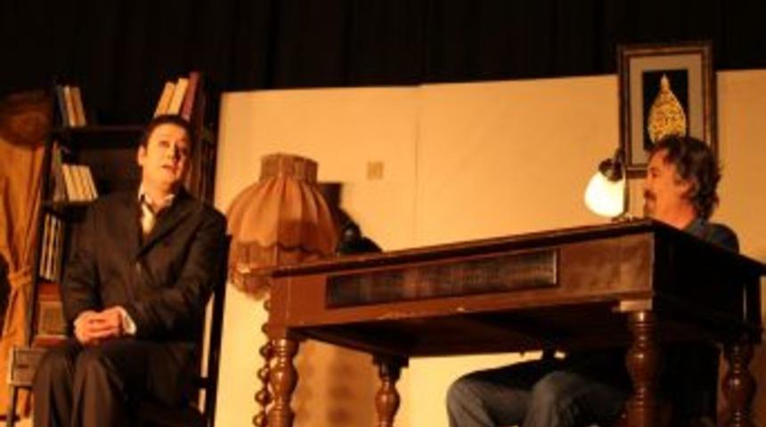 Tiyatro oyununu farklı okullardan 500 &ouml;ğrenci izledi