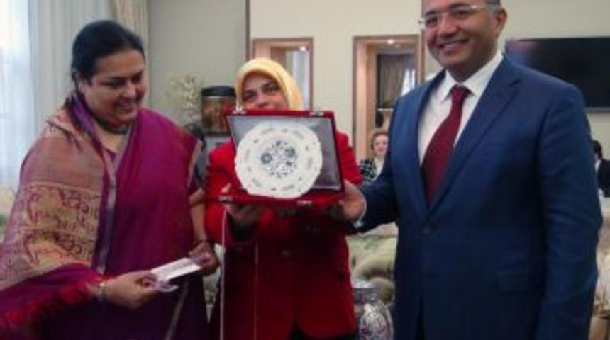 Hindistan B&uuml;y&uuml;kel&ccedil;isi K&uuml;tahya'da