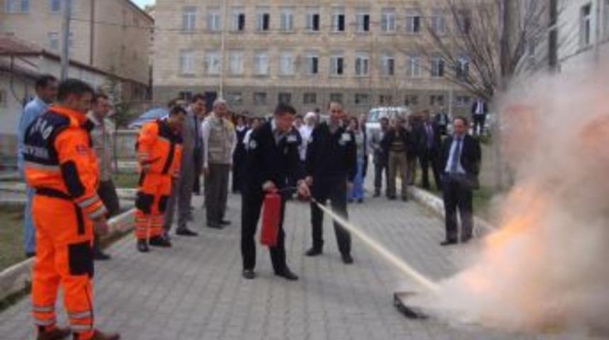 Sağlık personeline y&ouml;nelik sivil savunma eğitim ve tatbikatı tamamlandı