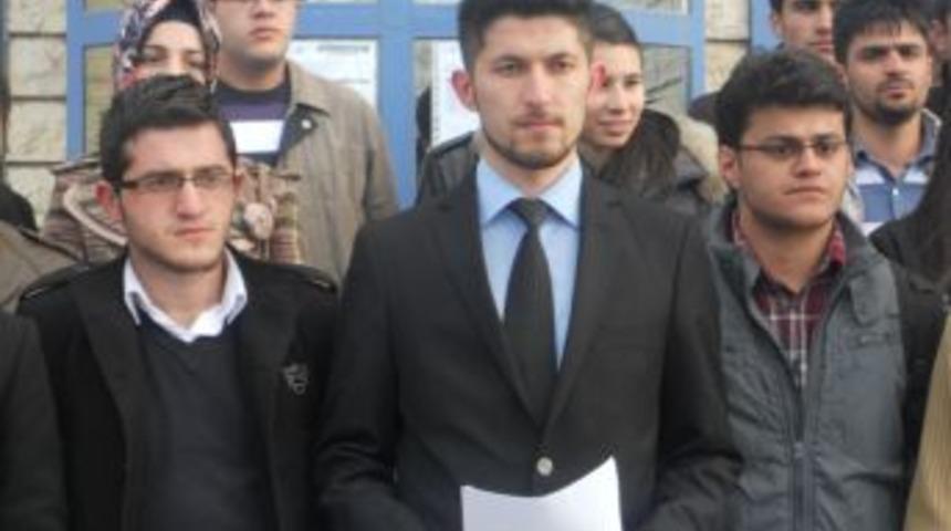 A&Uuml;'l&uuml; &ouml;ğrencilerden 4+4+4'e destek