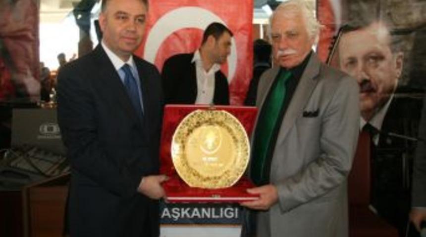 Yaşlılar Haftasında En Emektar Yaşlılara &Ouml;d&uuml;l