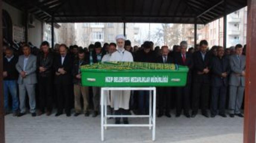 Barajdaki patlamada hayatını kaybeden iş&ccedil;i toprağa verildi