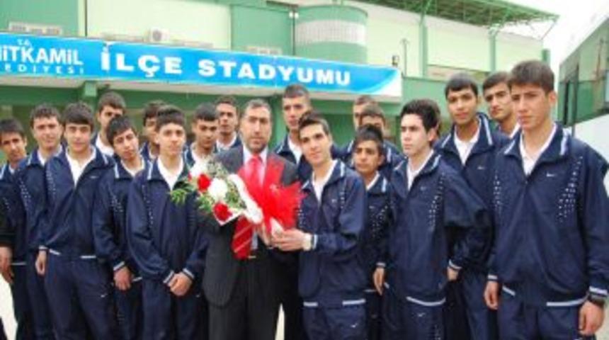 Gen&ccedil; kramponlar, Hatay&rsquo;dan mutlu d&ouml;nmek istiyor