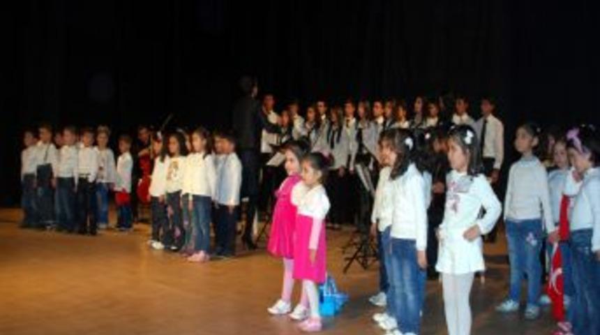 &Ouml;ğrencilerden, &Ccedil;anakkale Zaferi Konulu Tiyatro