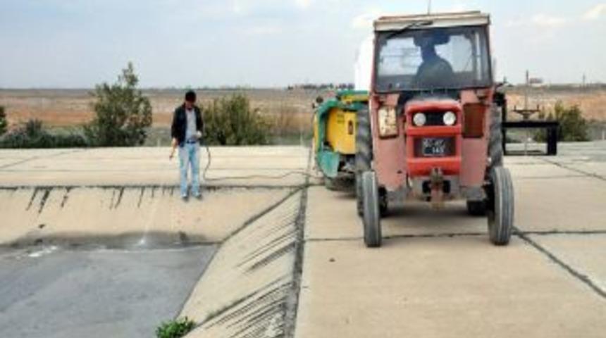 Ak&ccedil;akale Belediyesi İla&ccedil;lama &Ccedil;alışmalarına Başladı