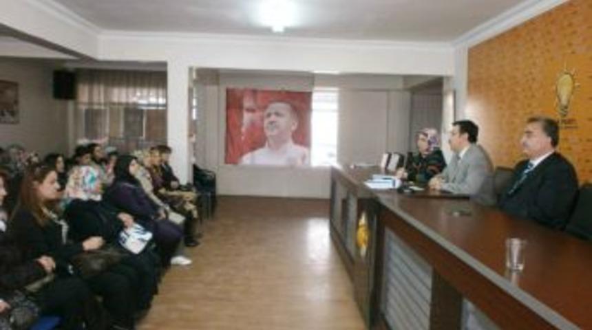 Ak Parti Malatya Kadın Kolları Toplantı Yaptı