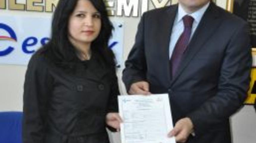 Gazetecilik Eğitimi Alan 14 Kişiye Sertifikaları Verildi