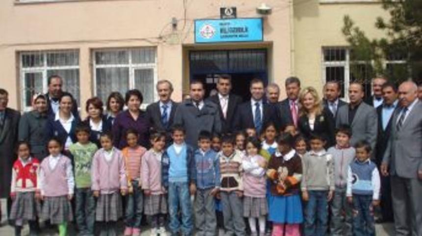 Okulda Sağlık Taraması Yapılıp Diş Macunu Dağıtıldı