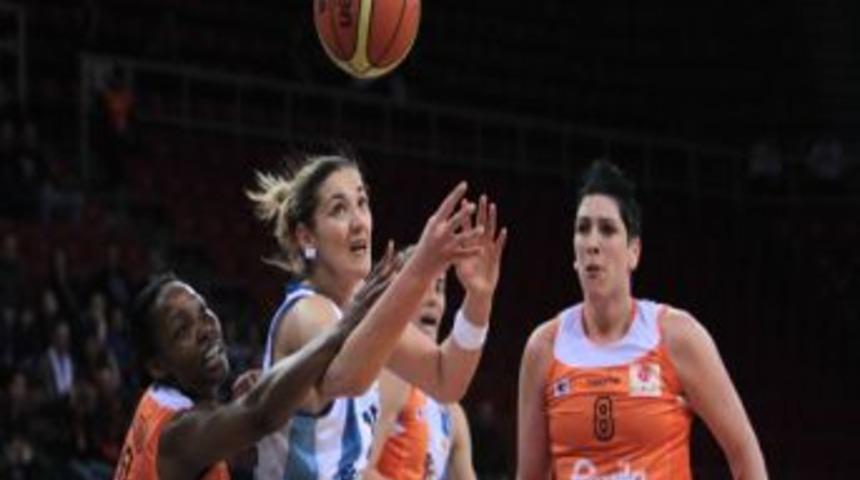 Fenerbah&ccedil;e: 74 - Beretta Famila Schio: 58