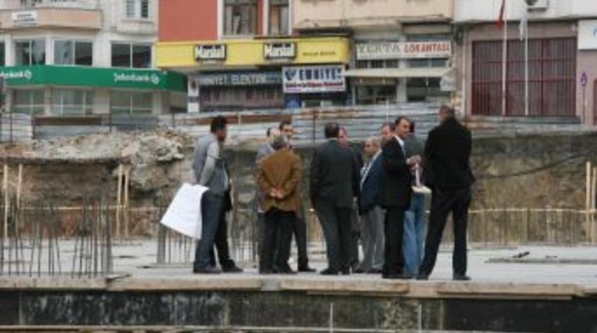 Katlı Otoparkın Yapımı S&uuml;r&uuml;yor