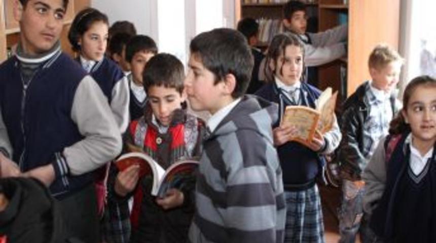 Sultangazi'den Van'daki Öğrencilere Şefkat Eli