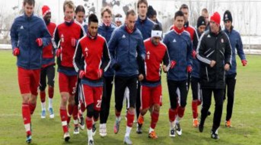 Sivasspor'da Hedef Play-Off'u Garantilemek
