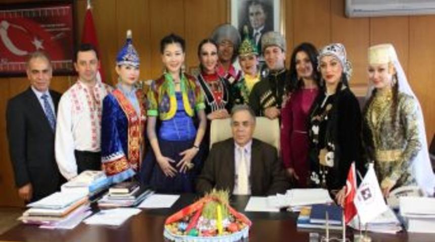 Fırat &Uuml;niversitesi'nde Nevruz Şenlikleri Coşkulu Ge&ccedil;ti