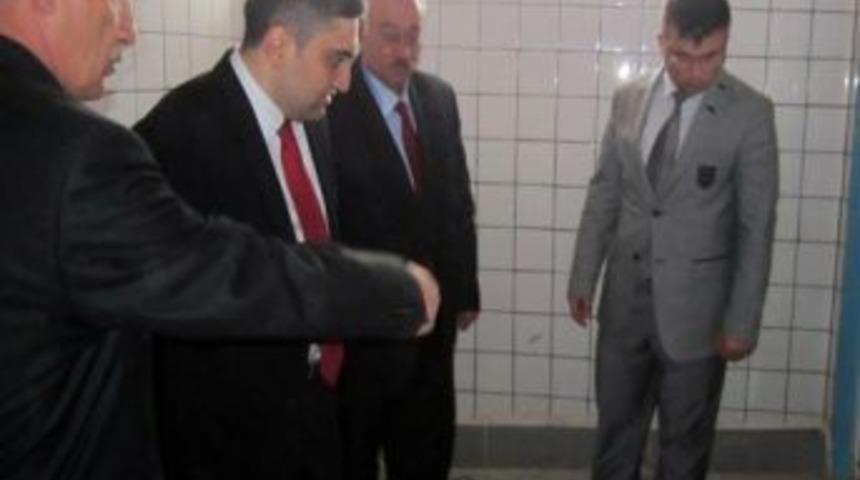 Kaymakam Karaarslan, okul tadilatlarını yerinde inceledi