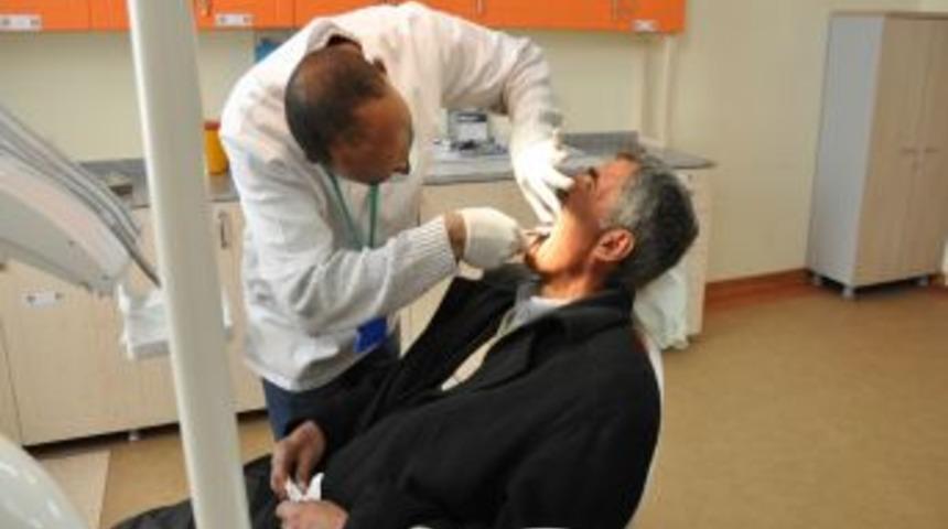 Bitlis Diş Hastanesi 1 yılda 82 bin hastaya hizmet verdi